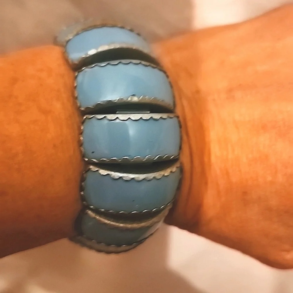 Vintage Scalloped‎ turquoise cuff